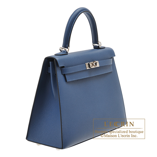 A DEEP BLUE OSTRICH LEATHER BIRKIN 25 WITH GOLD HARDWARE