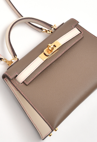 An overwhelming aura in a delicate form The charm of the mini size Kelly.