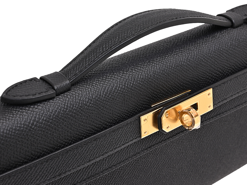Hermès Kelly Cut Black closeup of handle and gold hardware