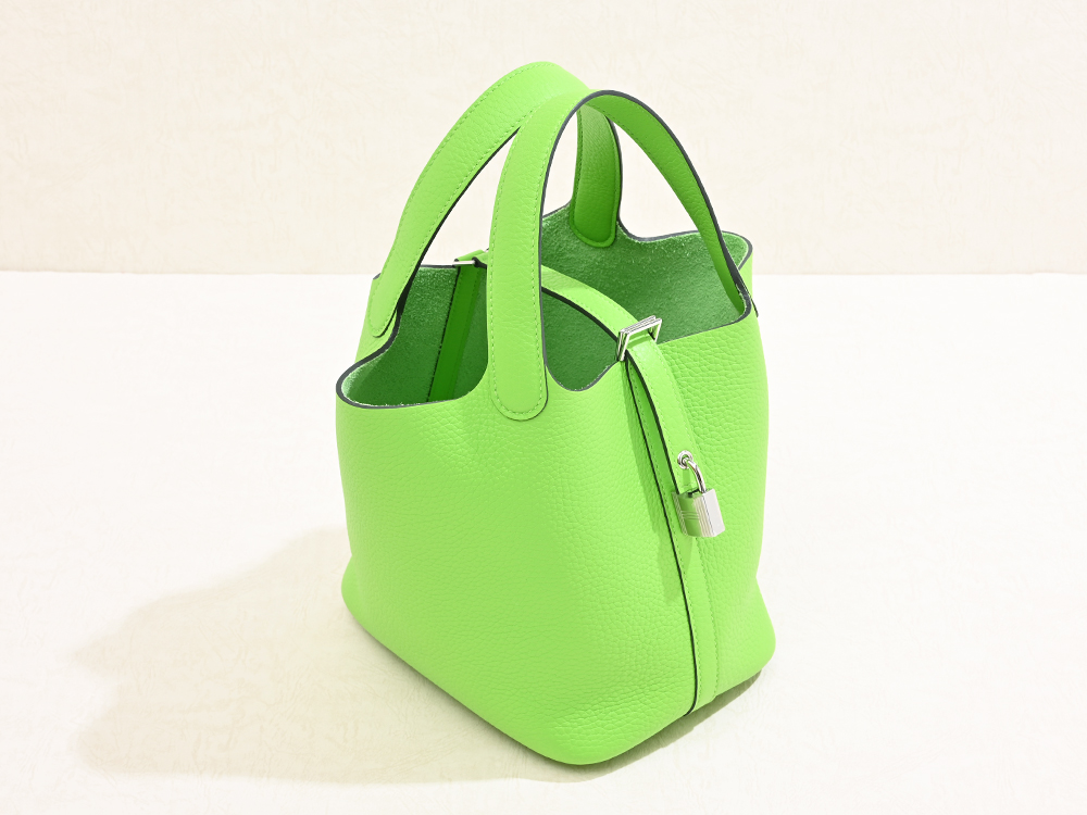 Granny bag detail 1